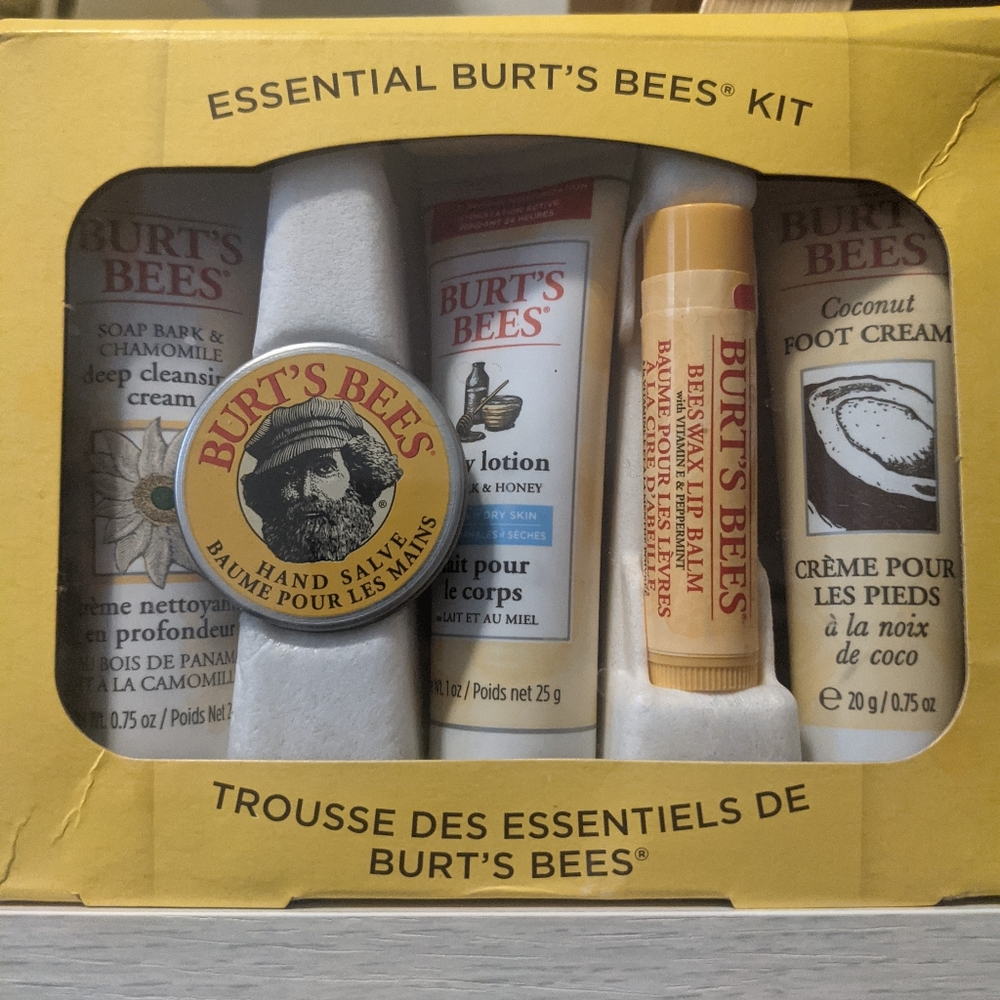 Burt's Bees Essential 5 Piece Kit